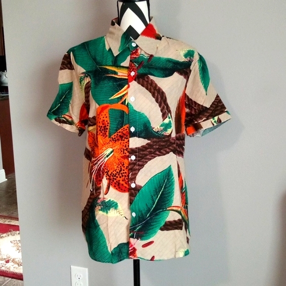 Men's Hawaiian Medium Shirt - Picture 2 of 7